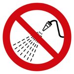 P17	Mit Wasser spritzen verboten