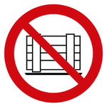 P023	Abstellen oder Lagern verboten