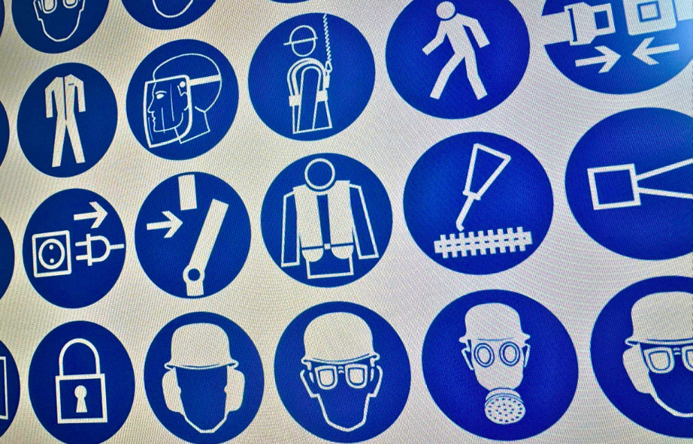 Viele Hundesteuermarken